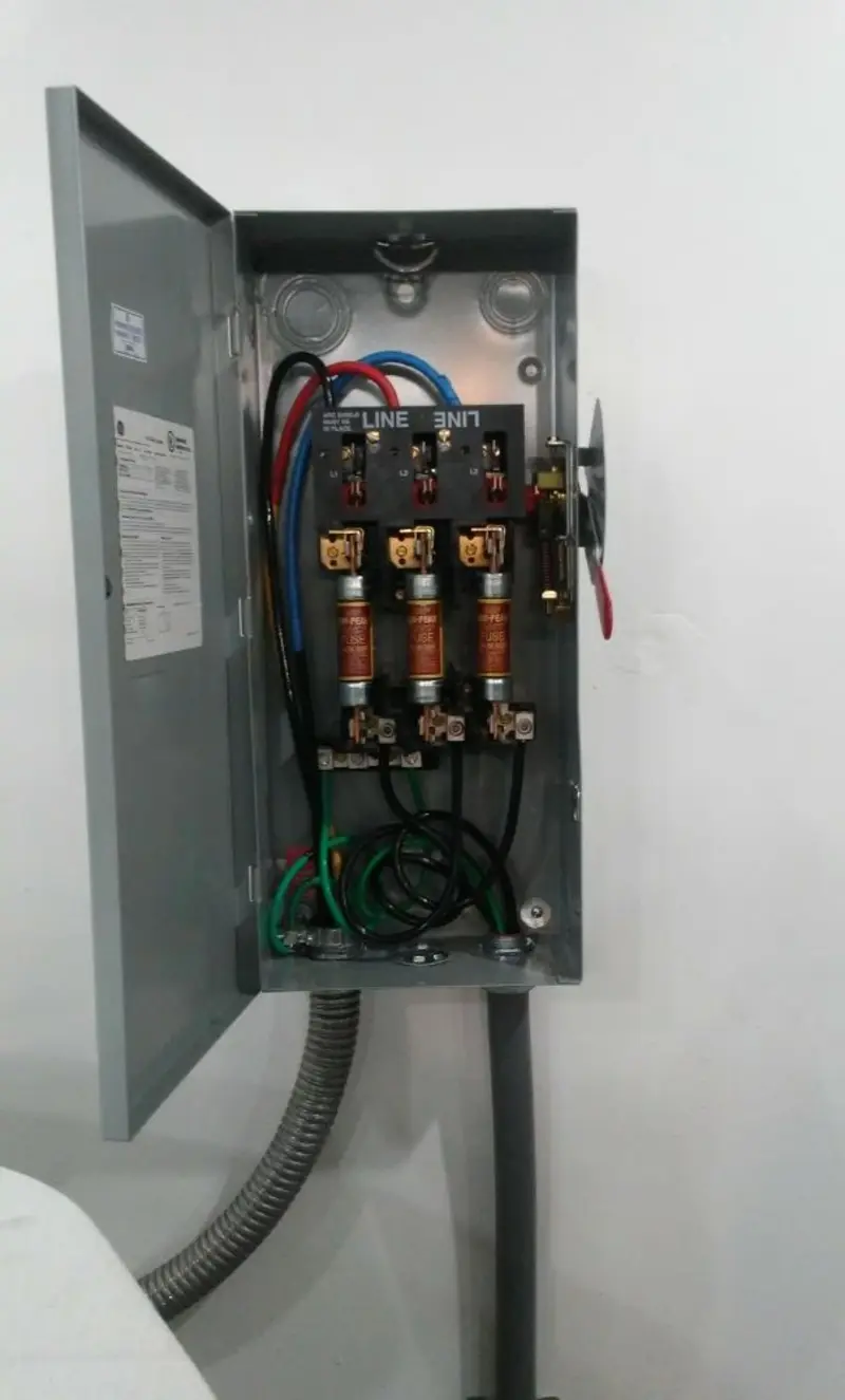 Three-phase disconnect switch installed for Smoke Detector Installation in Marengo